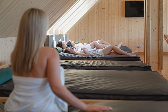 Acht Wellness Wasserbetten für Chocholowskie Termy in Polen.